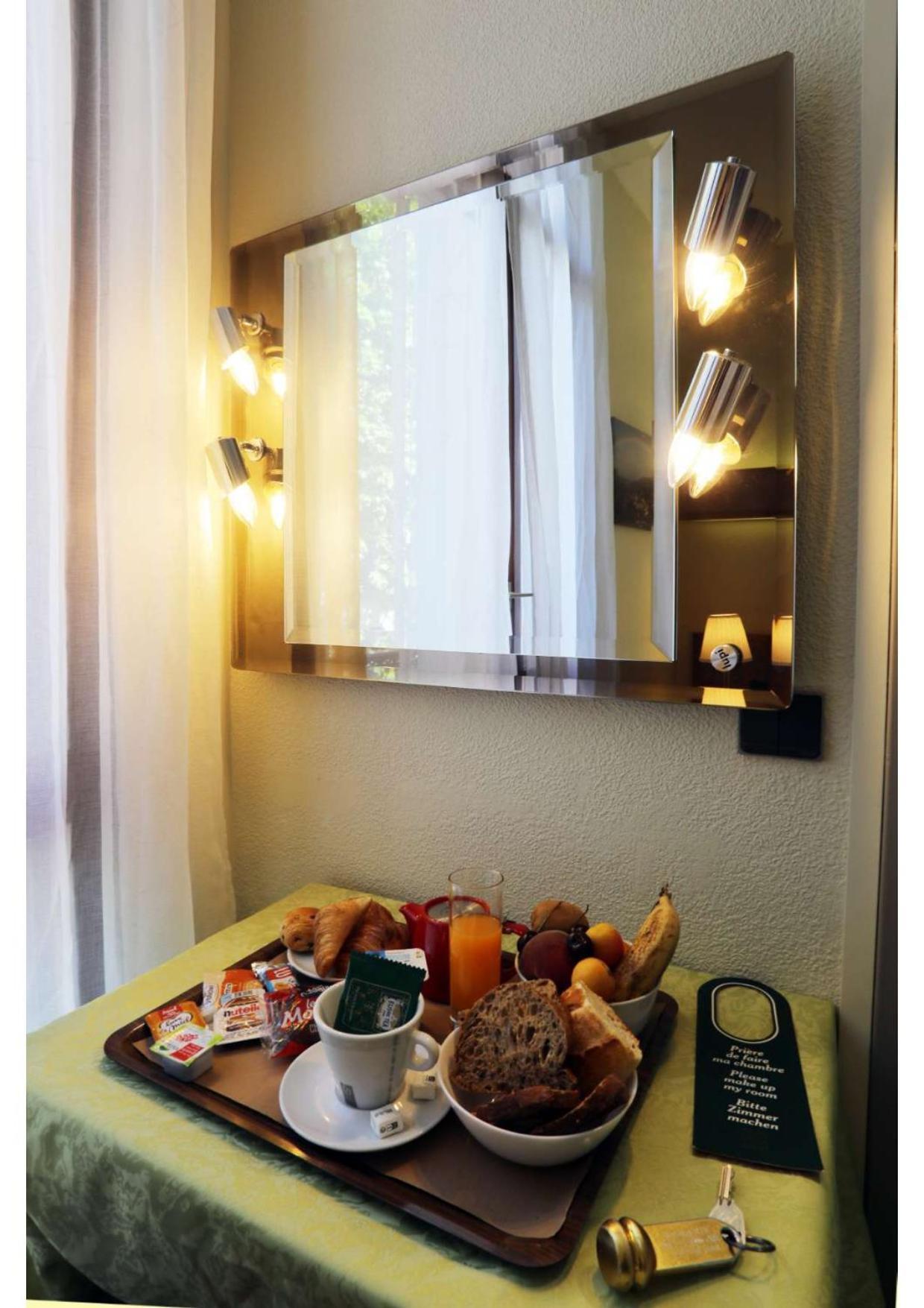 Hotel Belleville ลามาลูส์-เลส์-แบ็งส์ ภายนอก รูปภาพ